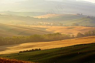 美丽牧场草垛风光