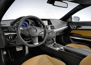 奔驰 2010版 高档轿车 车内景