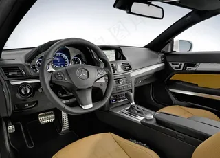 奔驰 2010版 高档轿车 车内景