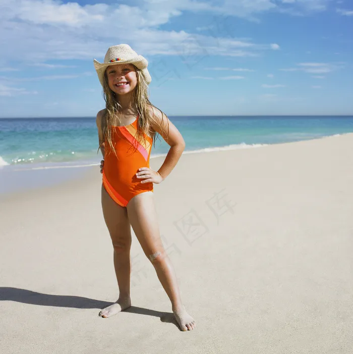 沙滩小美女图片
