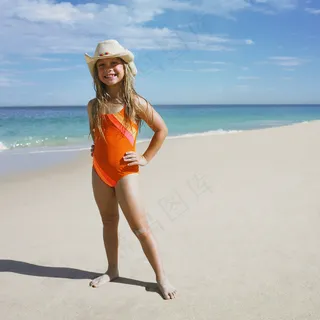 沙滩小美女图片