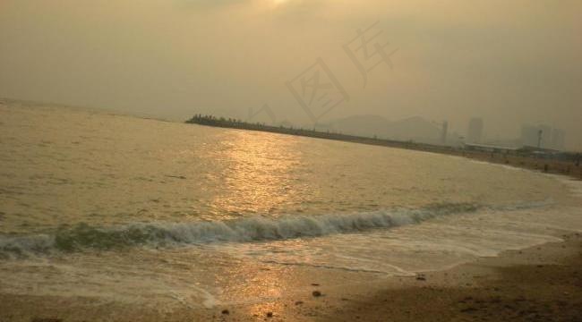 夕阳海滩图片