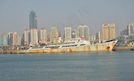 大船停靠图片 大船停靠图片