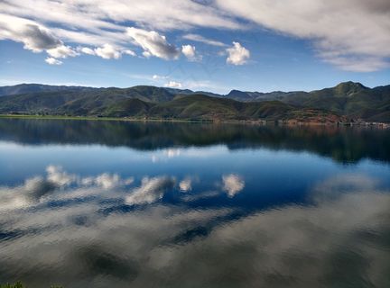 泸沽湖风光图片