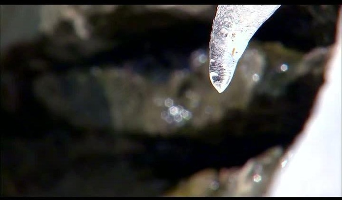 冰雪融化水滴视频素材图片