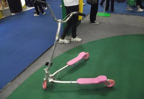 玩具三轮车图片