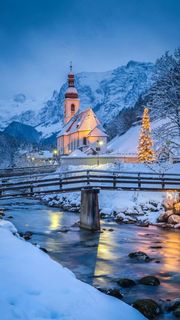 夜晚雪景高清摄影图片