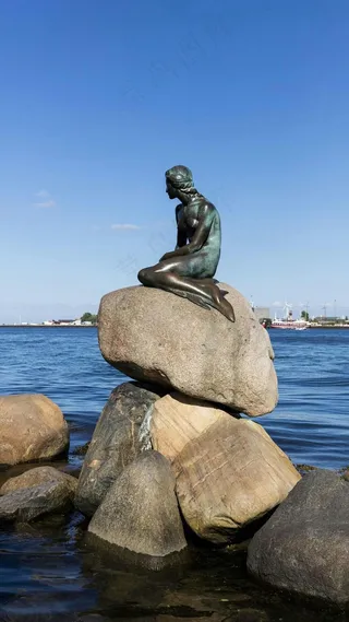 大海上的美人鱼雕塑高清摄影图片