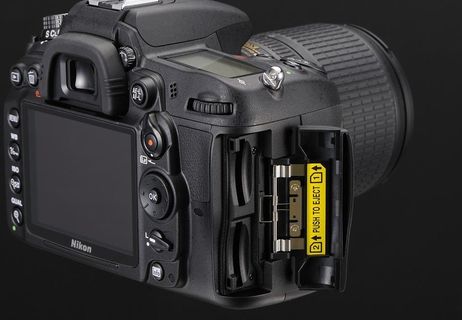 尼康d7000卡槽图片