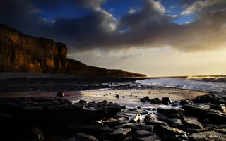 落日后的海滩图片