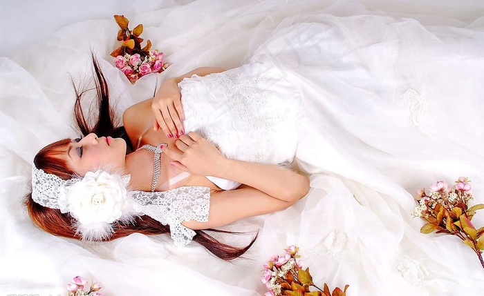 *网络超人气美女果子MM婚纱图片