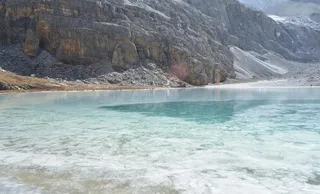 冰封的高原圣湖牛奶海图片