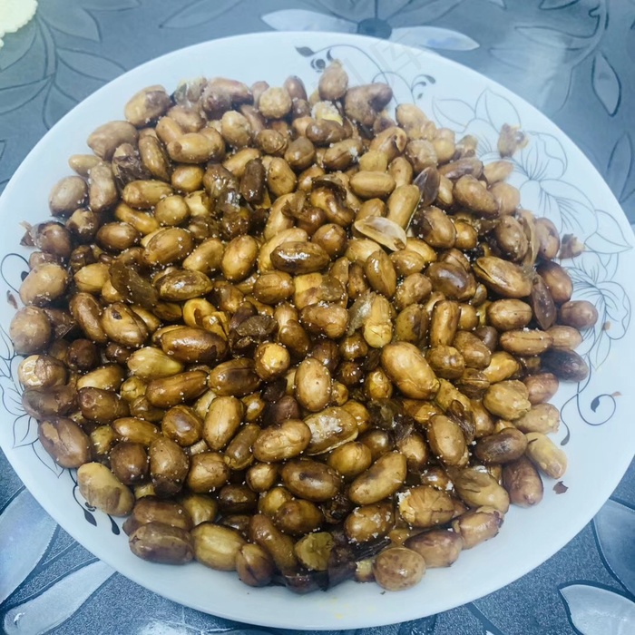 高清炒花生米美食图