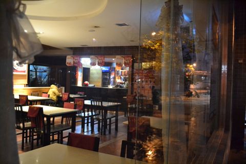 餐厅夜景图片