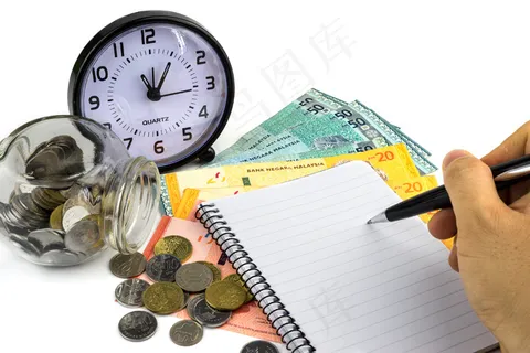 手拿储钱罐金币货币 理财保障商务金融财富增长主题