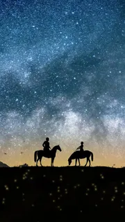 星云下骑马的人高清摄影图片 星云下骑马的人高清摄影图片
