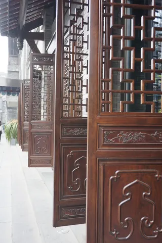 古建筑创意扇门图片