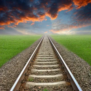 夕阳下的铁路风景素材