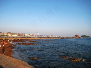 青岛栈桥夏日午后图片