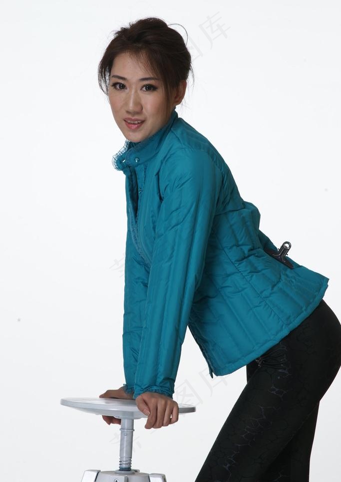 美女女士羽绒服图片