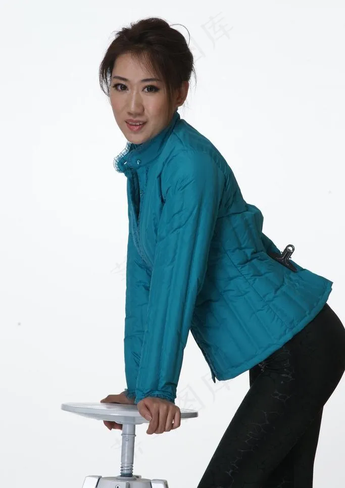 美女女士羽绒服图片