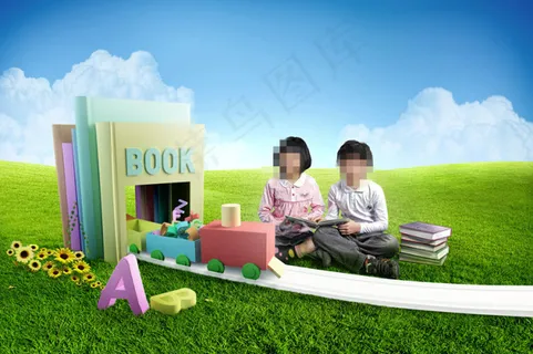 草地上的汽车模型和孩子