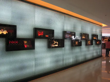 内衣店橱窗设计图片