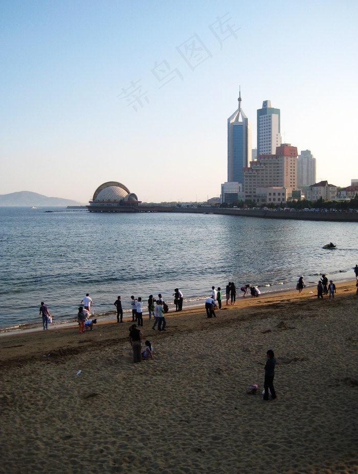 青岛栈桥夏日午后图片