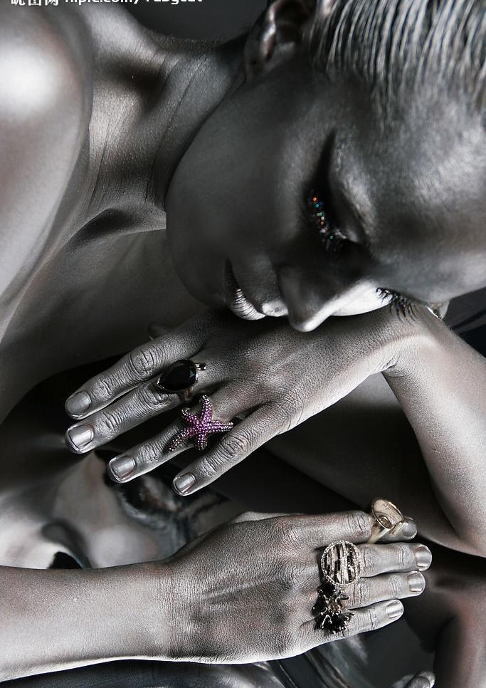 璀璨珠宝三图片