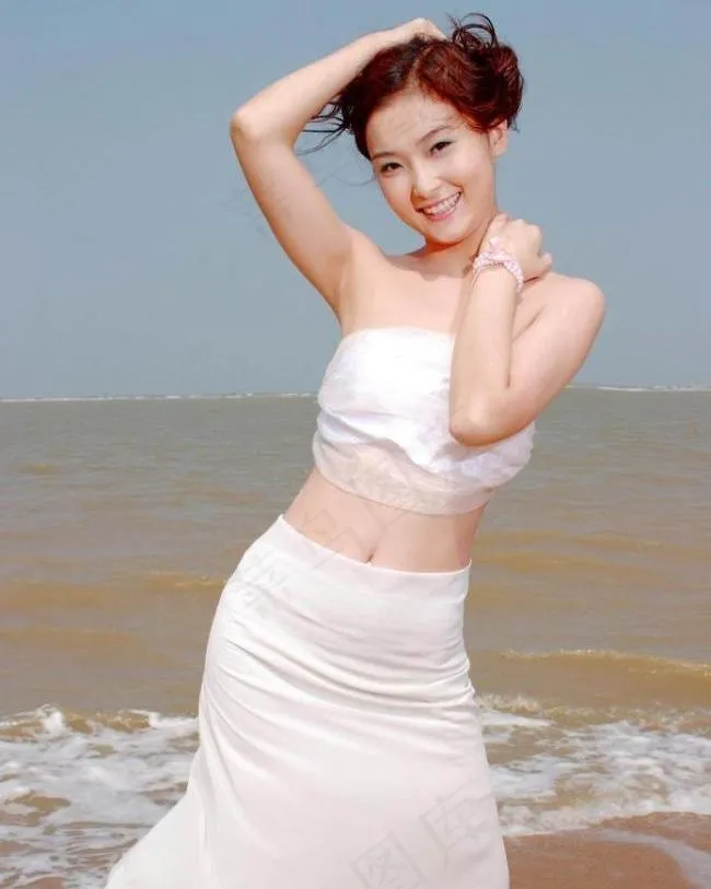 海滩美女图片