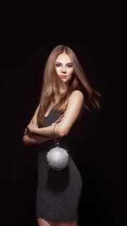 长发飘逸的外国美女高清摄影图片