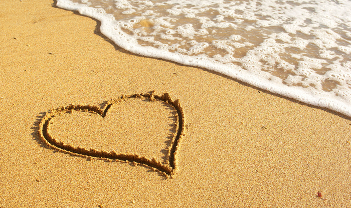 沙滩海滩爱心图片