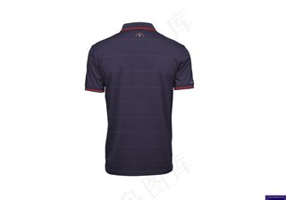 紫色T恤上衣样机