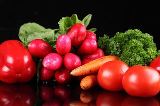 一堆新鲜的蔬菜