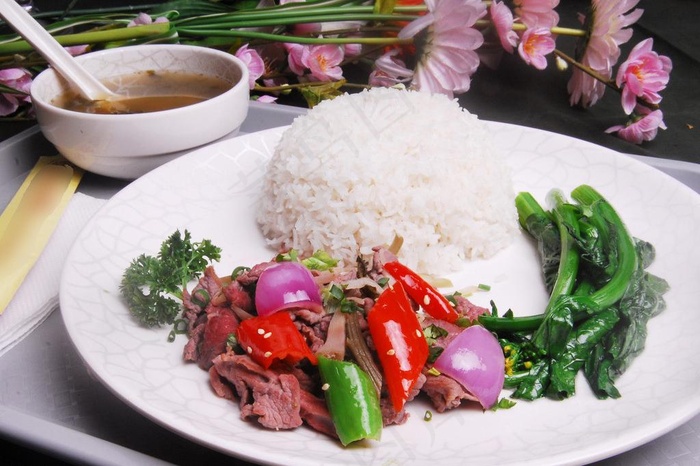 芥兰炒牛肉饭套餐图片