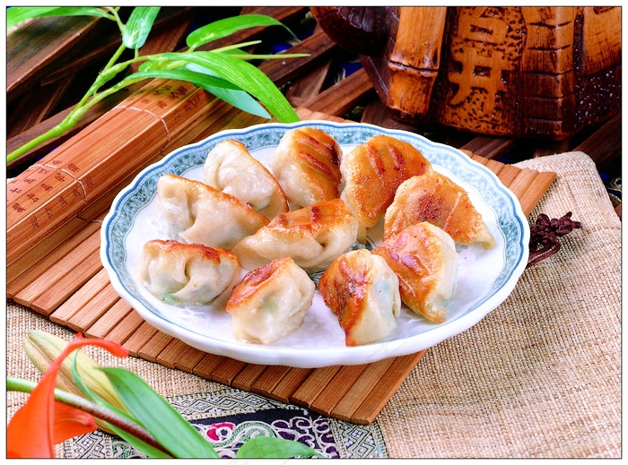 锅贴水饺图片