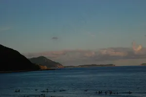 夜幕下的海滩图片