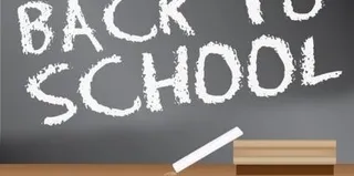 回到学校的黑板标志设计