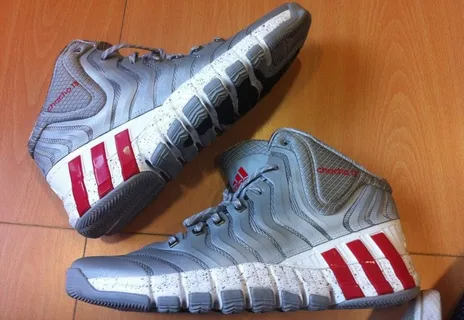 adidas篮球鞋图片