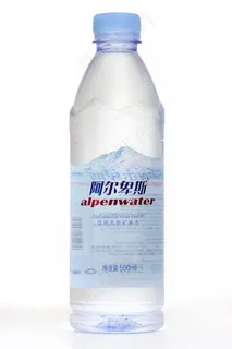 阿尔卑斯矿泉水