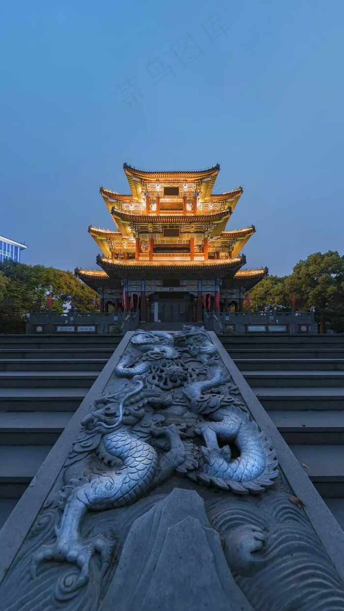 塔楼夜景高清摄影图片