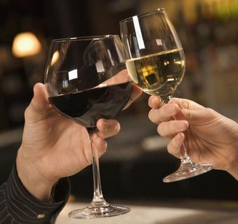 节日聚会干杯图片