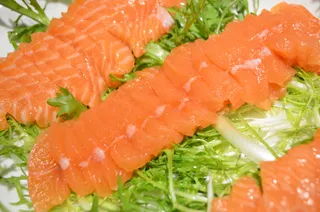 自助餐生鱼片图片