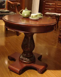 经典欧式家具圆桌图片