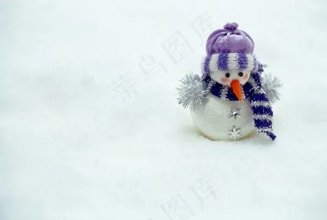 雪地雪人图片