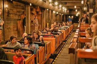 会议室,椅子,沙发,健身俱乐部,自助餐,迪士尼-我们下一个！ （已分解）