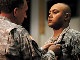 军人在战场上是“真正的英雄”