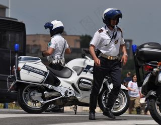 摩托车,踏板车,滑轮鞋,电动自行车,三轮摩托车,意大利警察：罗马市政局