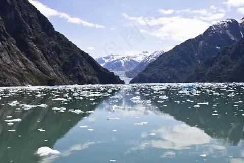 湖泊,山峦,冰雪,天空,树,原始的 湖泊,山峦,冰雪,天空,树,原始的