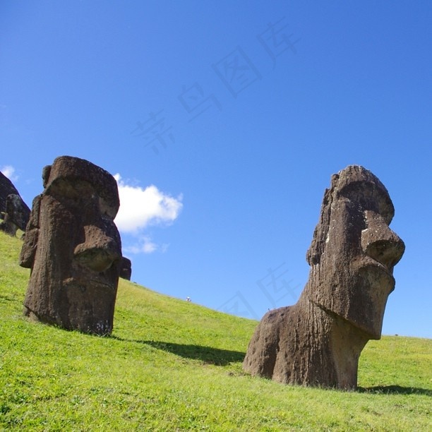 历史遗迹,山峦,工艺品,雕像,纪念碑,モアイたち埋まってる